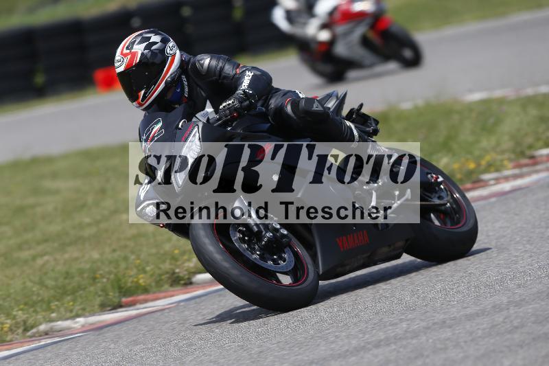 /27 12.06.2025 Ducati Schweiz Trackday Warmup  ADR/blau-bleu/2